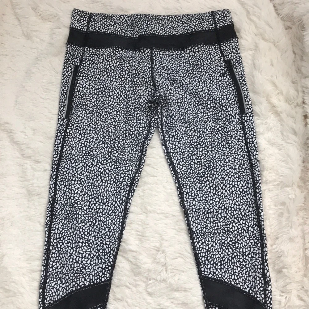 Lululemon Athletica Leggings Black White Speckle print mesh cutouts